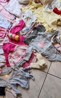 Babysachen Mädchen Mützen Hosen Bodies Strampler Socken Sachsen - Krostitz Vorschau