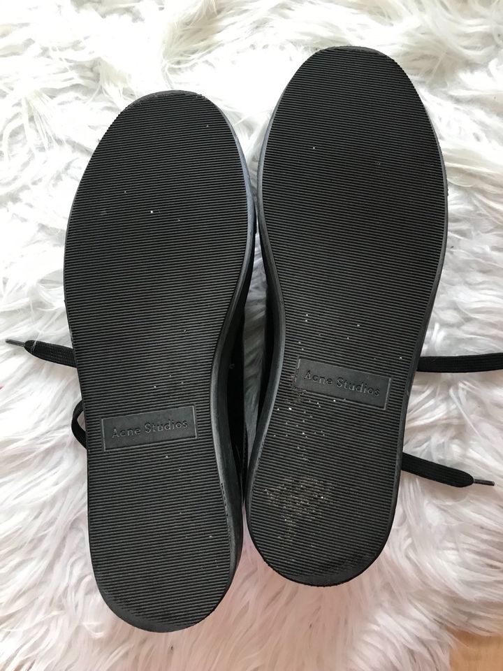 Acne Studio Schuhe schwarzes Lackleder Gr.39 in Halle