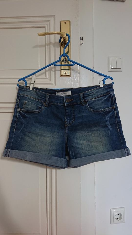 Jeansshorts | 38 | sehr gut erhalten in Berlin