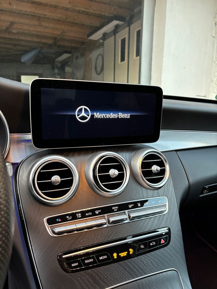 Mercedes Benz C300 AMG Line Bj 10/2019 in Duisburg