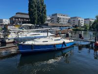 Segelboot, Kajütboot, 15ps Außenbordmotor Segel Berlin - Neukölln Vorschau