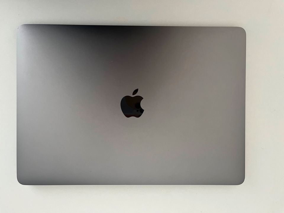 MacBook Pro 13 Zoll 1TB, 16GB RAM, 3,3GHz Dual-Core Intel Core i7 in Frankfurt am Main