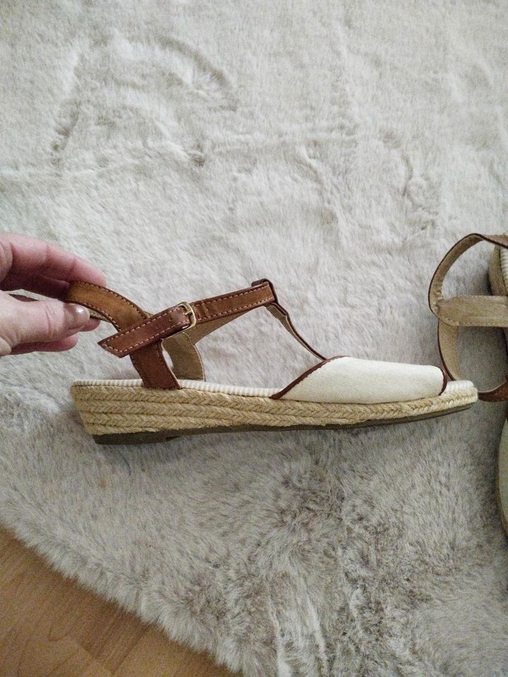 Sandalen neuwertig gr.37 xti in Zwickau