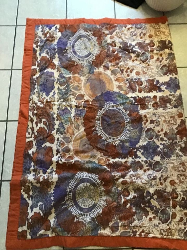 Eine Decke von bassetti Grandfoulard, 130 x 185, eine Tischdecke in Dreieich