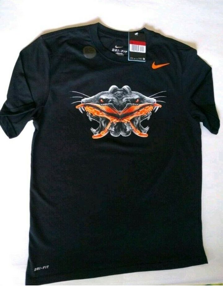 Nike T-Shirt Schlangenkopf, Training T-Shirt Größe L neu in Berlin