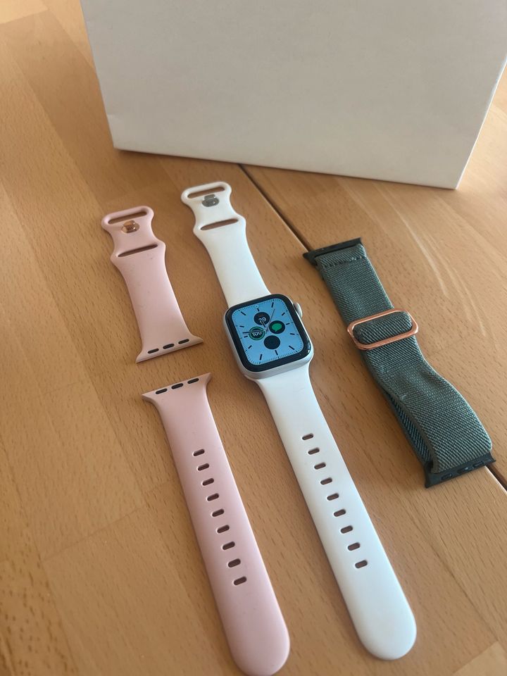 Apple Watch Series 5 in Grünberg