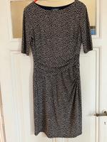 Kleid mit feinem Muster und 3/4 Arm Frankfurt am Main - Nordend Vorschau