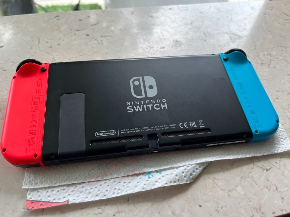 Nintendo Switch erste Revision mit OVP in Detmold