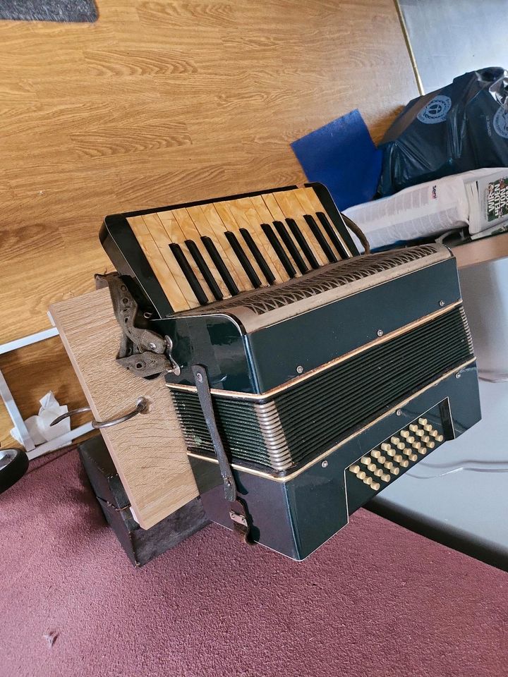 Altes Harmonium in Saarbrücken