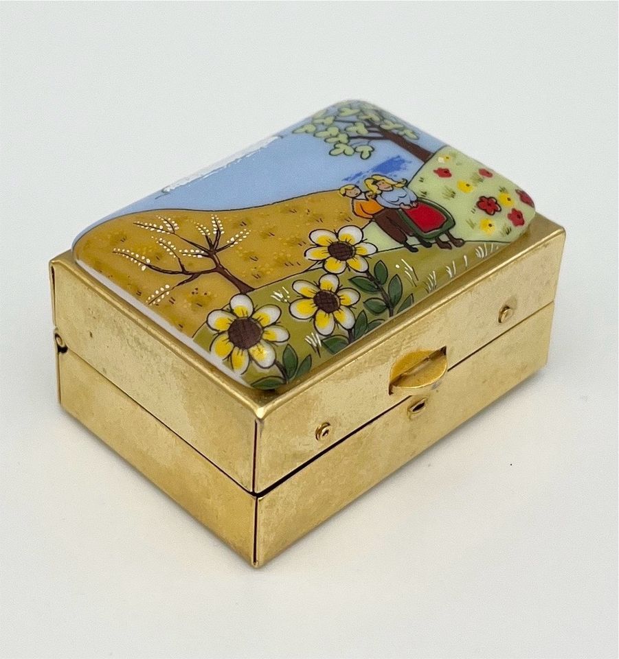 Vintage Pillendose Schmuckbox Blumen Frühling Gold Schatulle RAR in Schwerin