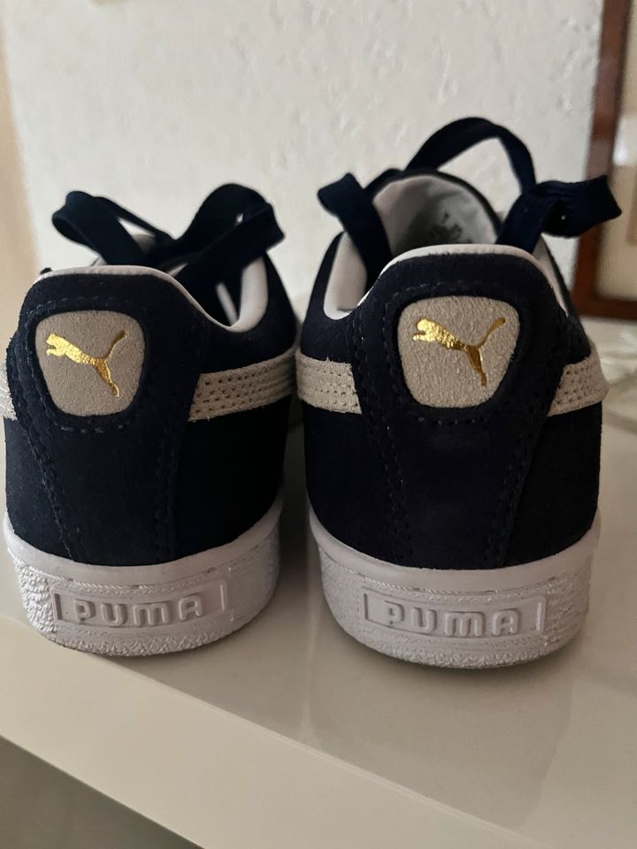 Puma Schuhe (35.5) in Dunkelblau in Freiburg im Breisgau