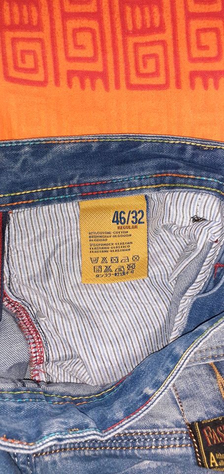 Kurze Jeanshose Herren 15€ incl.Versand!! in Markersbach