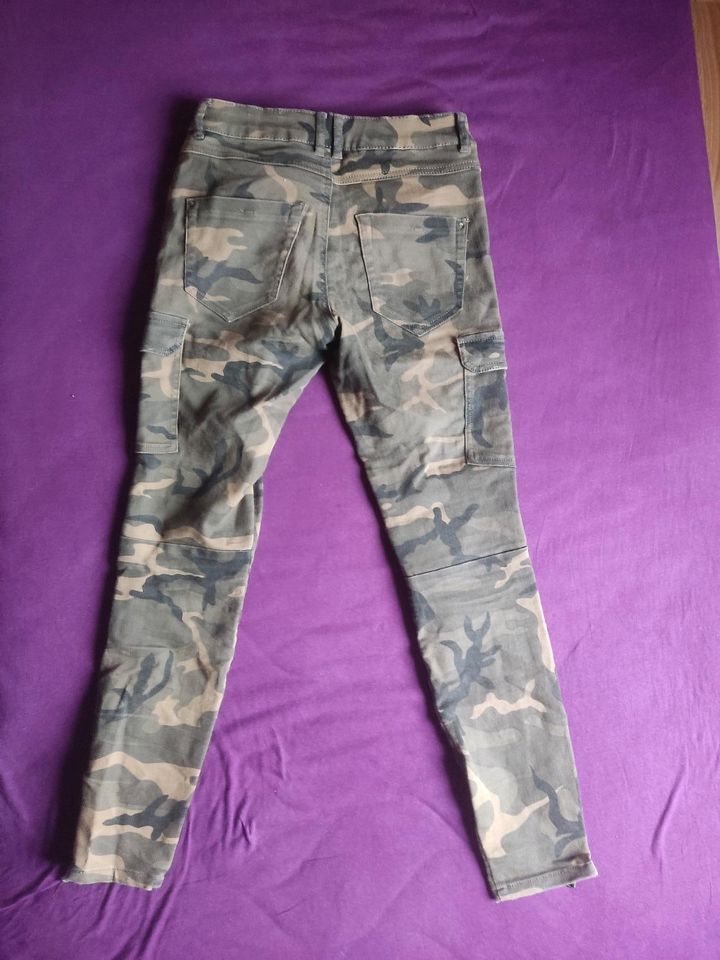 Camouflage Damen Jeans von Clockhouse Größe 36 in Laupheim