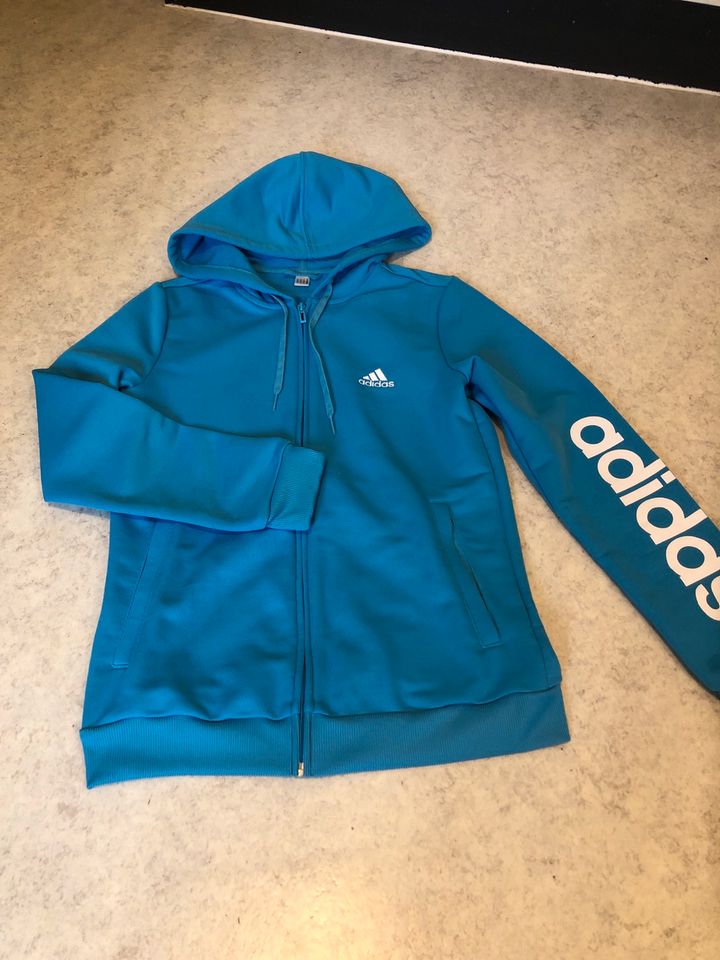 Adidas Trainingsanzug Damen Essentials S in Köln