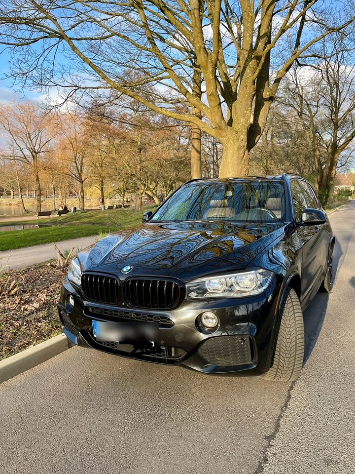 BMW X5, X-DRIVE 50i -V8 Motor- 330kw -, nur 58.800km, M-Paket in Hamburg