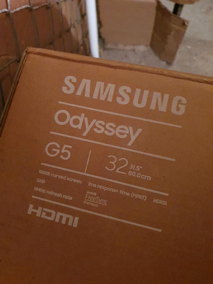 Samsung Odyssey g5 gaming Monitor 32 Zoll curved in Berlin