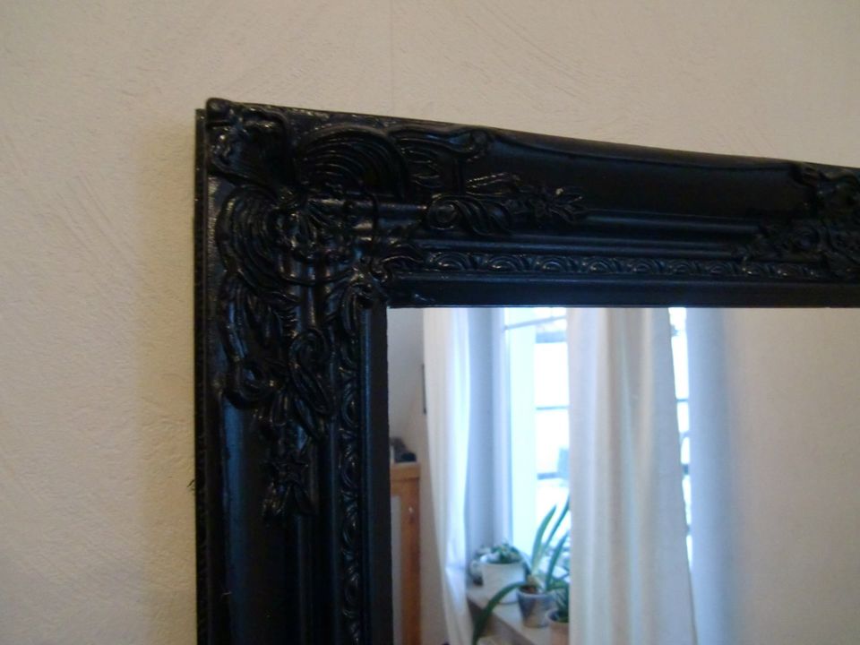 Spiegel Holzrahmen schwarz 100x72 cm in Hemdingen
