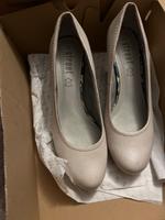 Schuhe G39 beige Echtleder Essen - Essen-Borbeck Vorschau