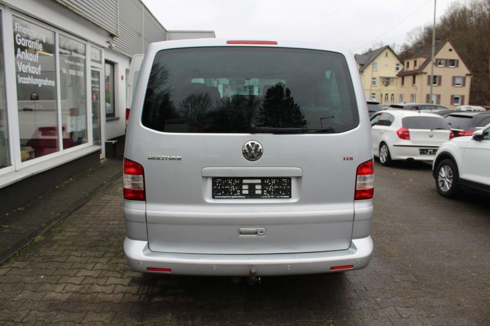 Volkswagen T5 Multivan 2,5 TDi Atlantis mit AT-Motor, 6 Sit in Gummersbach