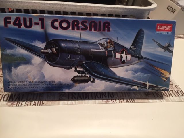 Academy Flugzeug Bausatz F4U-1 Corsair 1:72 in OVP in Solingen