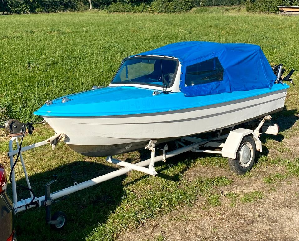 Motorboot/ Angelboot 15 PS mit Trailer in Schleswig