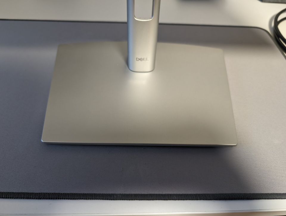 Dell U2422HE Monitor (USB-C) - neuwertig in Bad Hersfeld