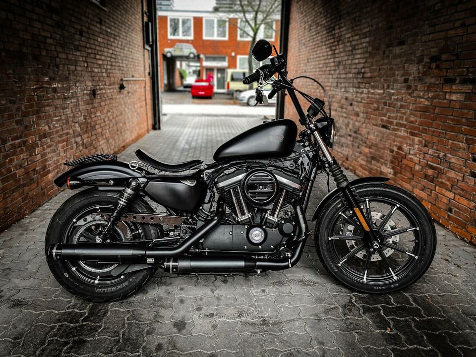 Harley-Davidson Iron 2019 10938 Km Mattschwarz in Hamburg