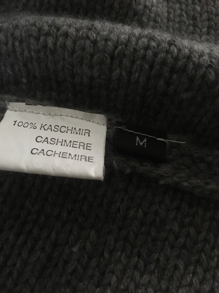 Cashmere Strickjacke M in Rüsselsheim