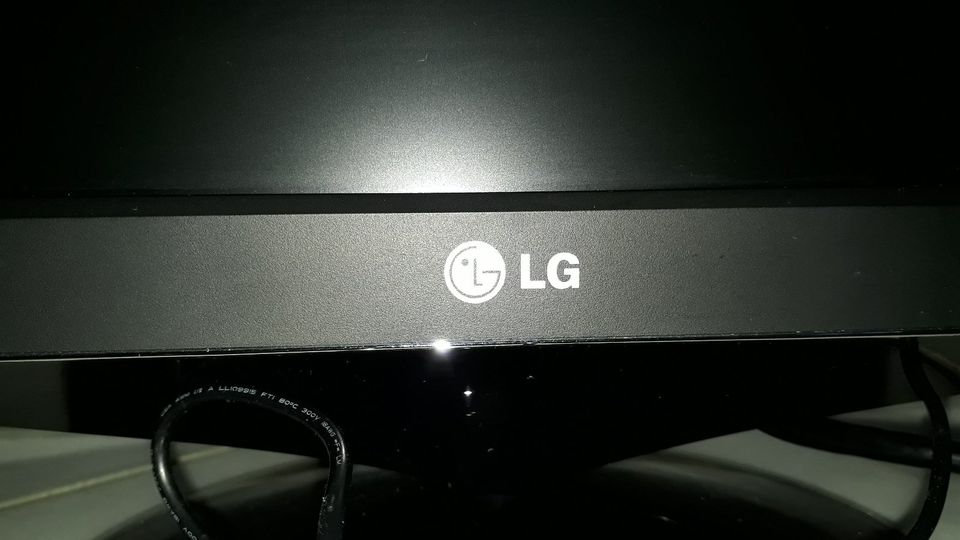 Monitor LG 19 Zoll Bildschirm 4:3 - LG Flatron L1960TQ in Berlin