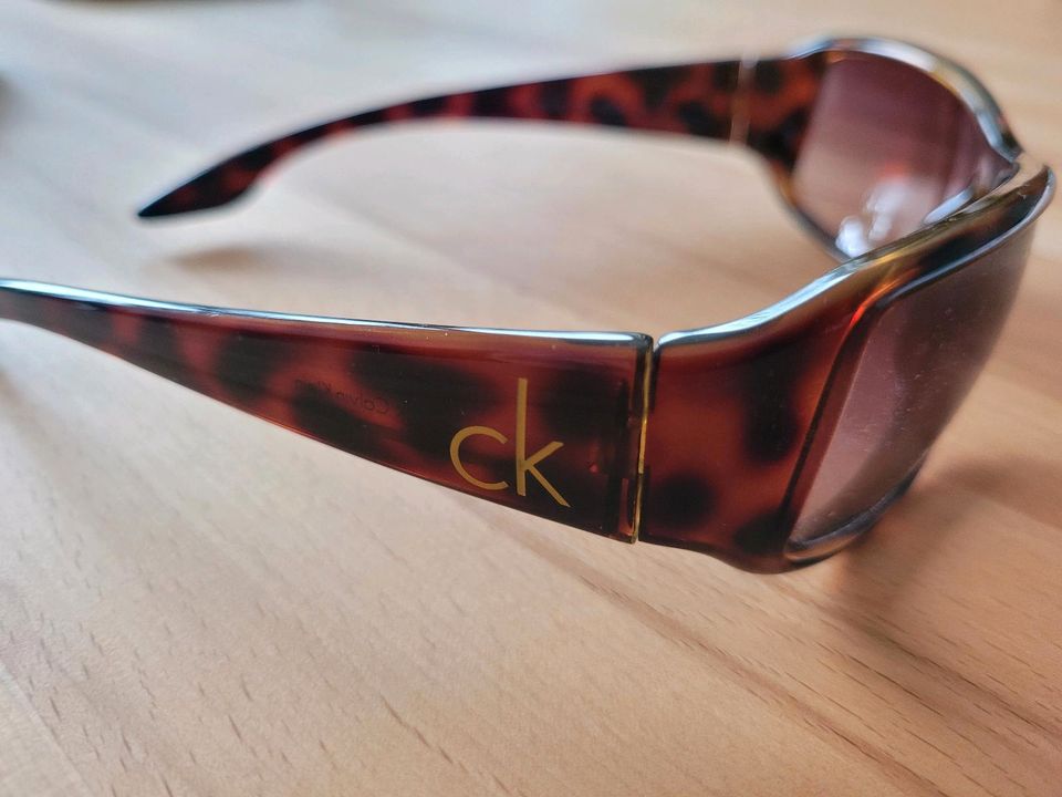 Calvin Klein Sonnenbrille in Frankfurt am Main