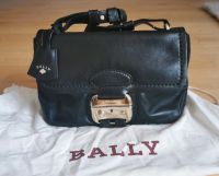 Schwarze Leder Baguette Bag Handtasche Bally goldene Schließe Baden-Württemberg - Ostfildern Vorschau