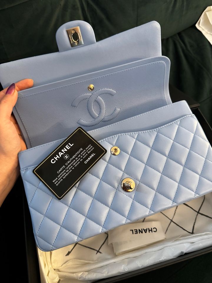 Chanel Tasche Flap Bag Blau * Sky Blue* NEU* verklebt in Frankfurt am Main