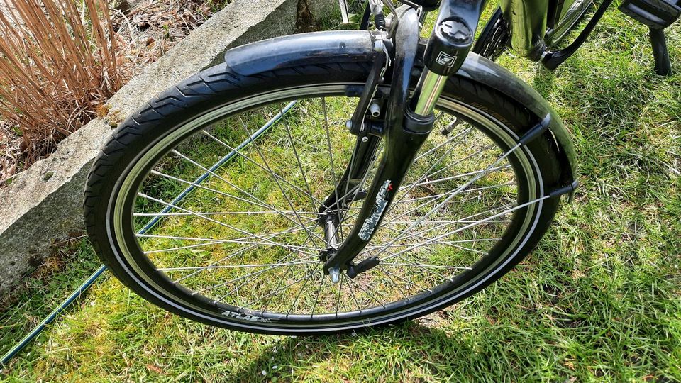 e bike Trapezrahmen gebraucht 28 Zoll läuft in Hohenbocka