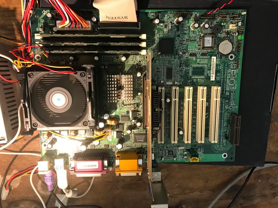 Pentium 4, 1.5Ghz, GeForce2 MX400 64MB, MS-6391 v1 Motherboard in München