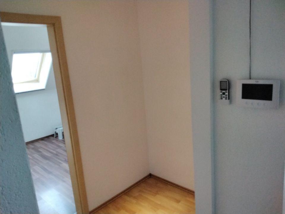 4 Zimmer Maisonette Dachgeschoss Wohnung in 3 Parteien Haus in Laubenheim Nahe