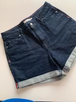 Tommy Hilfiger Damen Jeans Shorts, neuwertig, dunkelblau, Gr. 30 Niedersachsen - Tostedt Vorschau