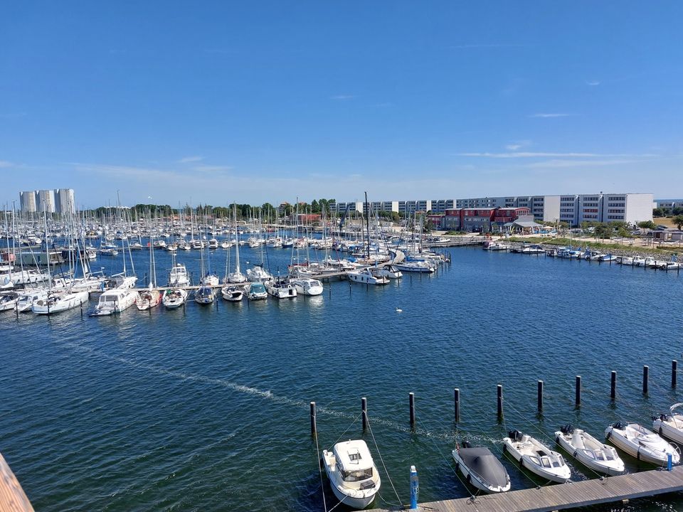 LAST MINUTE Fehmarn Südstrand Ferienwohnung, Ostseeblick, Balkon in Fehmarn