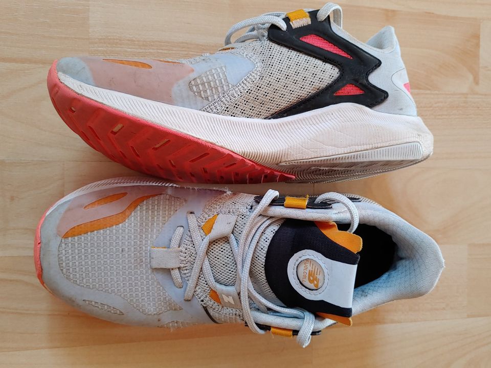 New Balance Fuel Cell Propel Gr. 37,5 Kinder/Damen Sportschuhe in Ansbach