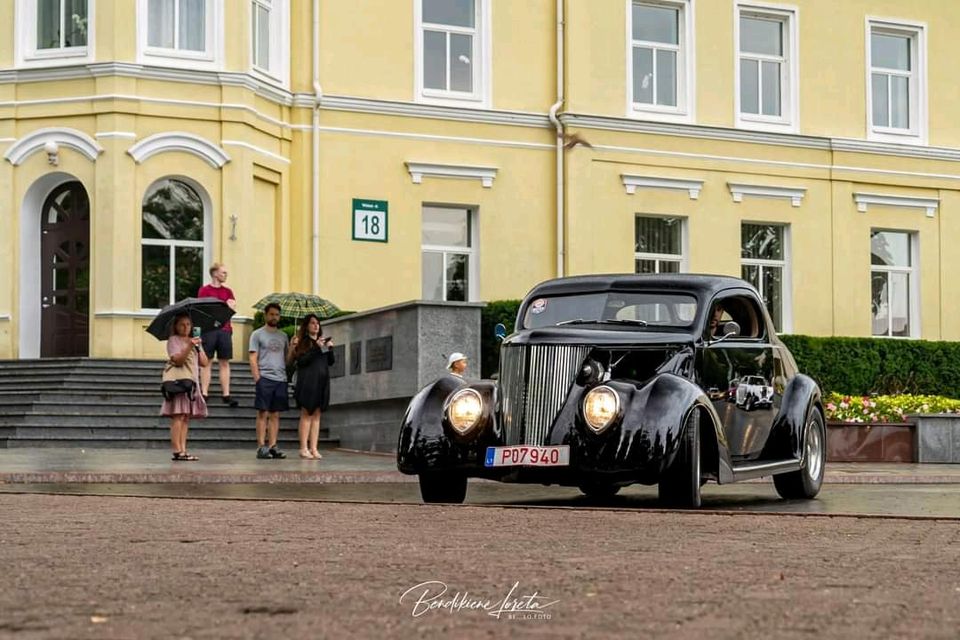 Ford coupe in Trier