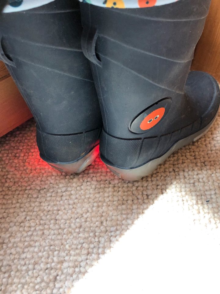 Gummi Stiefel 24 25 blinkende Stiefel leicht gefüttert in Kaufbeuren