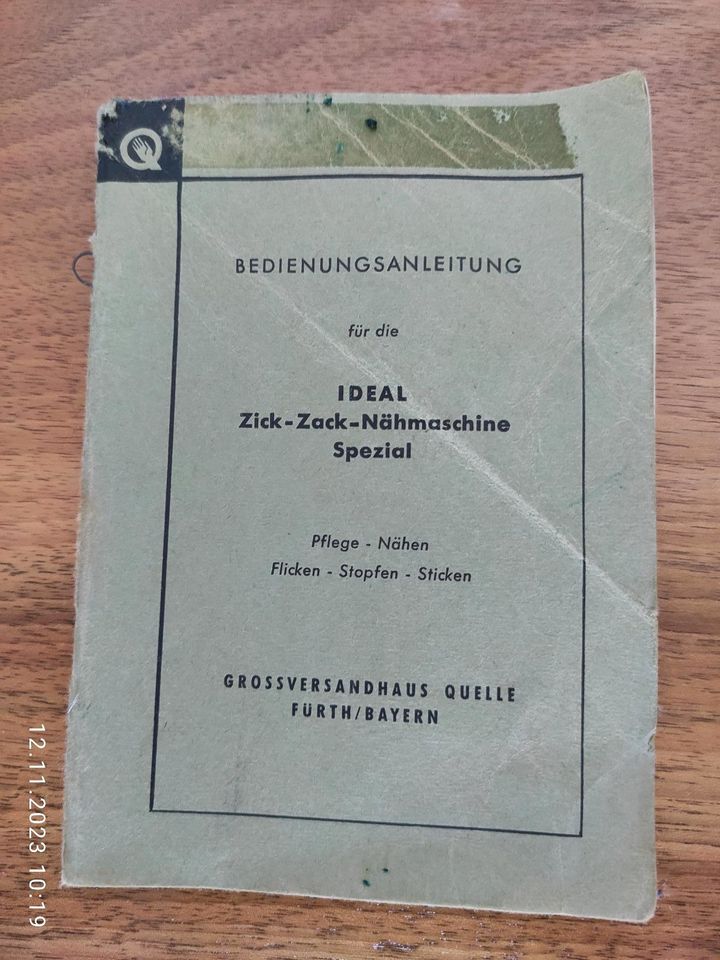 Nähmaschine "Ideal Zick Zack Spezial"  von Quelle mit Klapptisch in Sünching