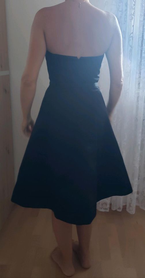 Abendkleid Cocktailkleid fein glänzend schwarz 36 in Altdorf