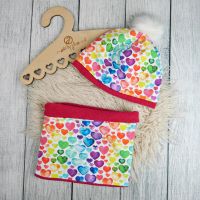 Handmade SOFORTKAUF KU53/54 Set Beanie mit Bommel bunte Herzen Brandenburg - Biesenthal Vorschau