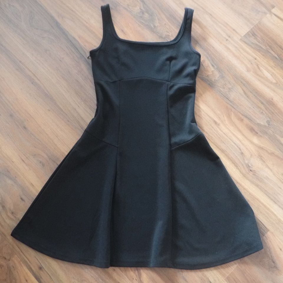 Träger Kleid Sommer schwarz Gr. XS in Menden