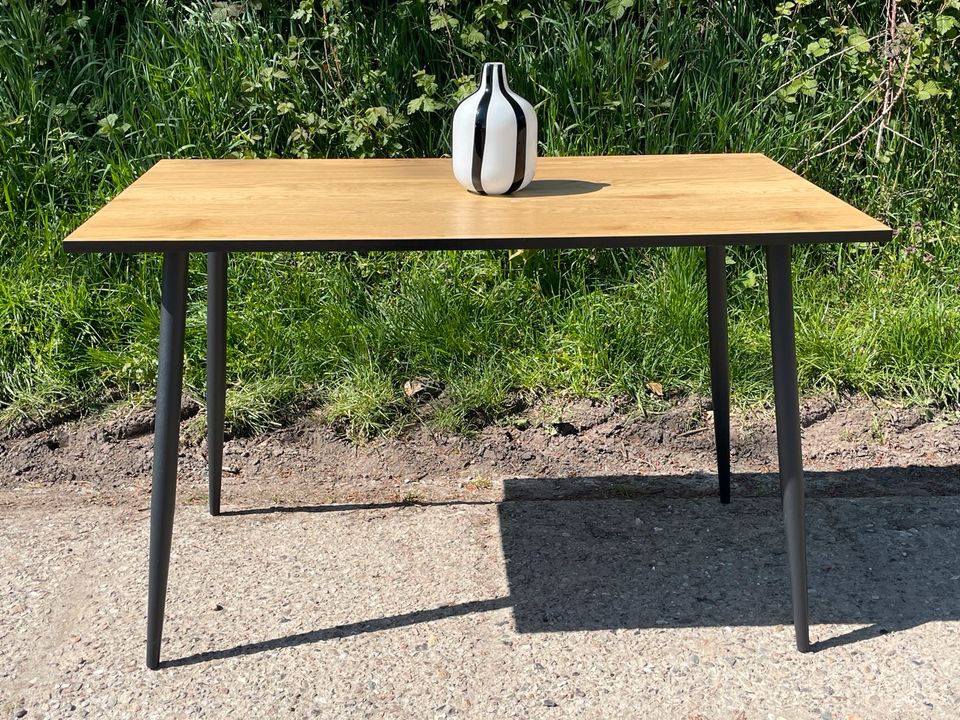 Tisch Küchentisch modernes Midcentury Design robuste Oberfläche in Hamburg
