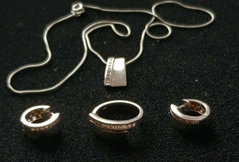 Silber Set:Ring,Ohrringe Creolen,Kette mit Anhänger in Göttingen