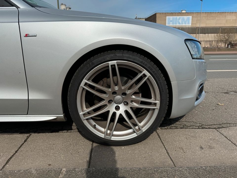 Audi A5 Carbio Sline Navi Leder Bi Xenon Bang&olufsen in Duisburg