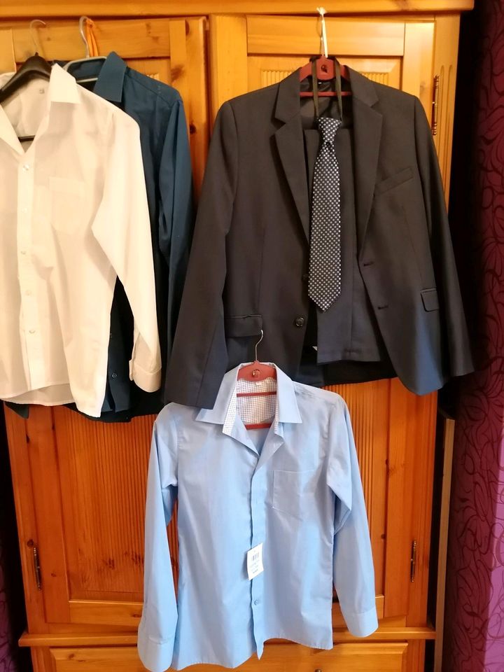 Konfirmationsanzug Gr. 164, Hemden, Krawatte, in Edewecht