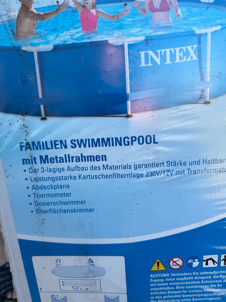 INTEX Familien Swimmingpool in Berlin