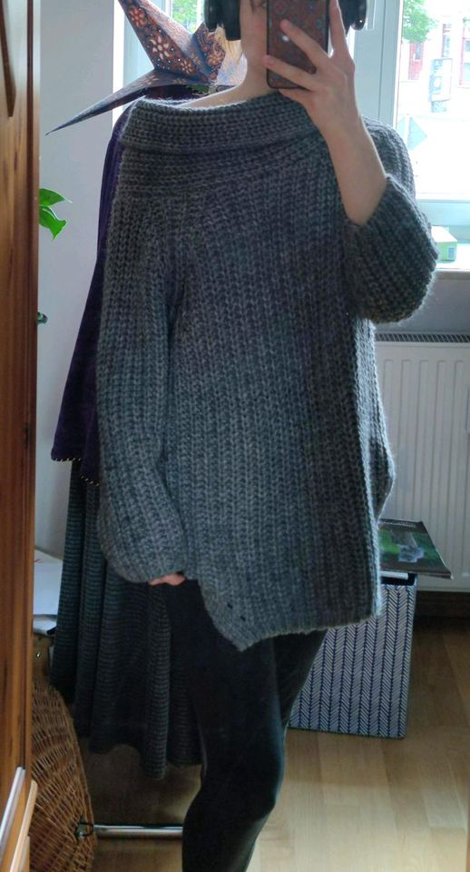 Grauer Strickpullover M/L in Magdeburg